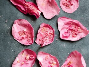 Jak zrobić tonik z płatków róży